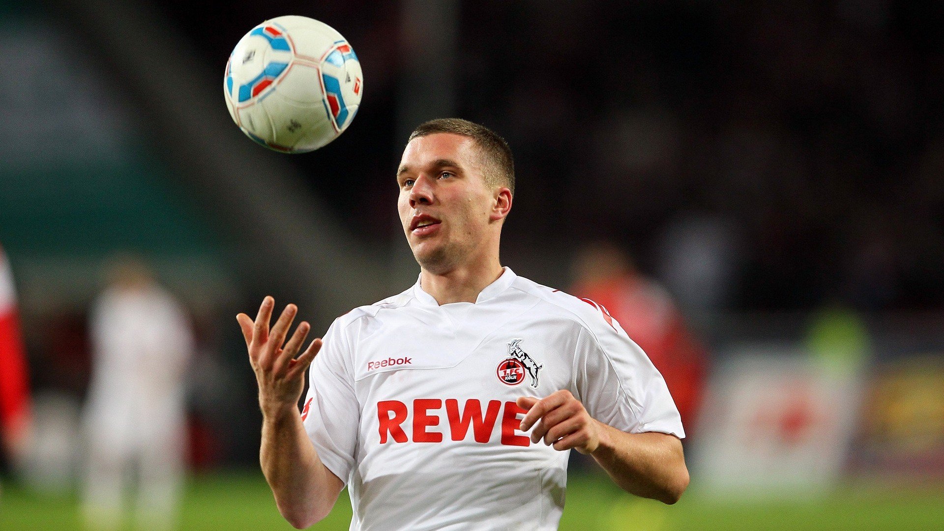 跨界传奇,从绿茵场到硬木地板的接管者