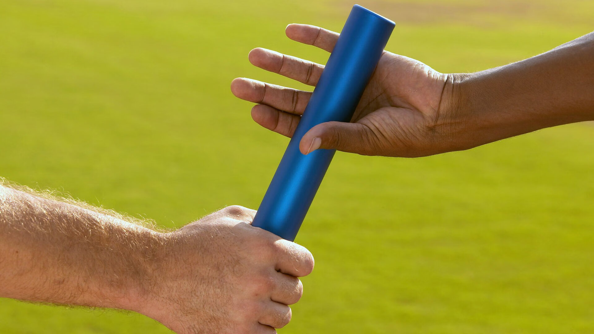 赛道与绿茵的交错，F1新赛季揭幕战与沙特轻取牙买加的竞技启示